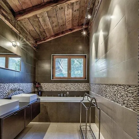 Σπίτι διακοπών Fortji Chalet With Magnificent View Νταβός